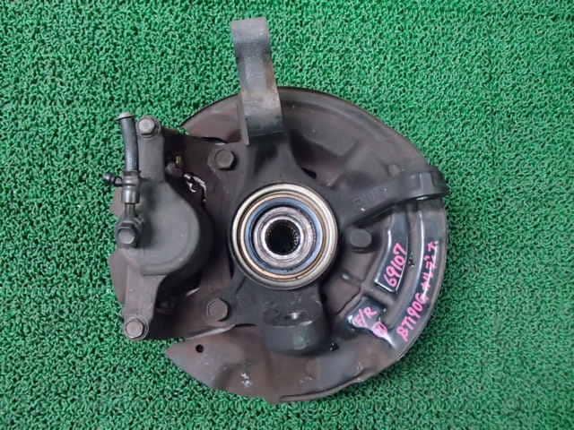 Used]Front Right Knuckle Hub Assembly TOYOTA Caldina E