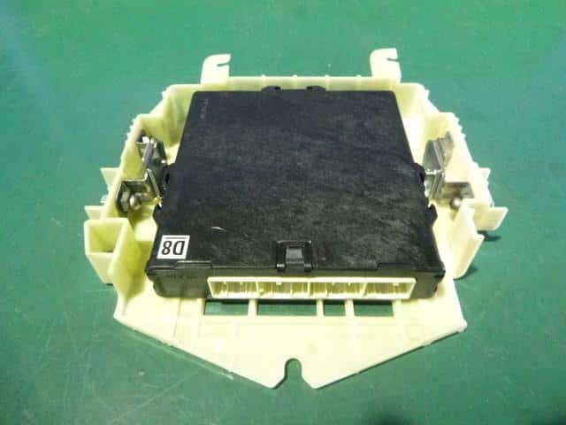 Used]Engine Control Unit TOYOTA Hiace CBF-TRH200V - BE FORWARD 