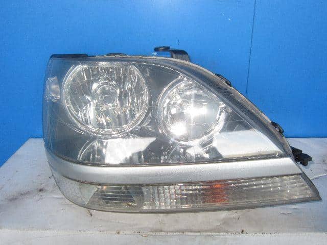 Used]Right Headlight TOYOTA Harrier TA-MCU15W - BE FORWARD Auto Parts