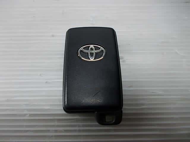 Used]Keyless Entry Remote Control Key TOYOTA Mark X Zio DBA-ANA10