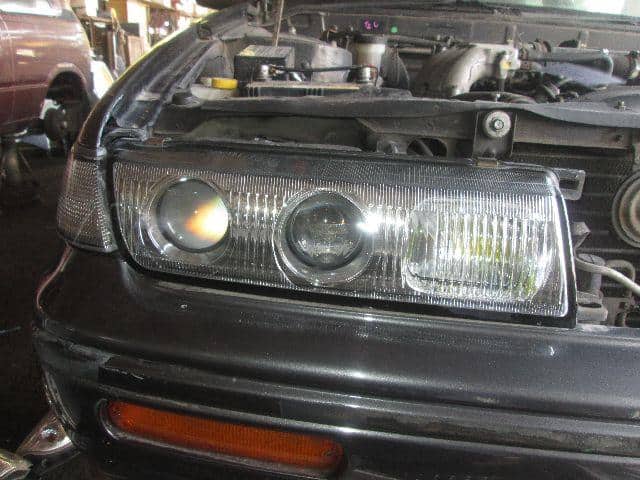 Used Right Headlight Nissan Cefiro E A31 B601071l80 Be