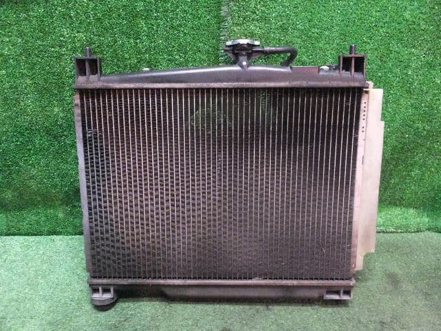 [Used]Radiator TOYOTA Vitz TA-SCP10 1640023090 - BE FORWARD Auto Parts