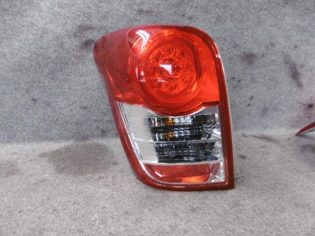 Used]Left Tail Light TOYOTA Corolla Fielder DBA-NZE144G - BE