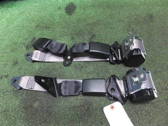 peugeot 208 seat belt