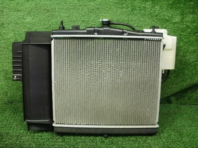 [Used]Radiator NISSAN Note 2009 DBA-E11 214108Y20A - BE FORWARD Auto Parts