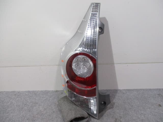 トヨタ アクア AQUA 純正 左テールランプ STANLEY 52-252 - メルカリ