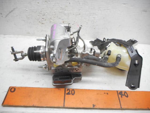 福袋・半額ポスター - クリーニング屋さん専用の通 Used]Brake Master Bag TOYOTA Prius DAA-ZVW30 4705047130 - BE 絵画/タペストリー