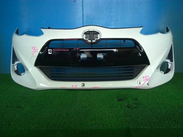 Used]Front Bumper Face TOYOTA Aqua 2015 DAA-NHP10 5211952A10A0