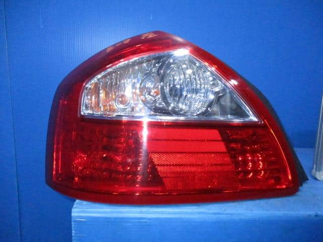 Used]Left Tail Light NISSAN Cima TA-GF50 26555AR026 - BE