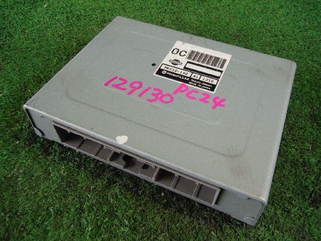 制コレ2001 e-Card (非売品) Used]Engine Control Unit / ECU NISSAN Serena 2001 GF-PC24