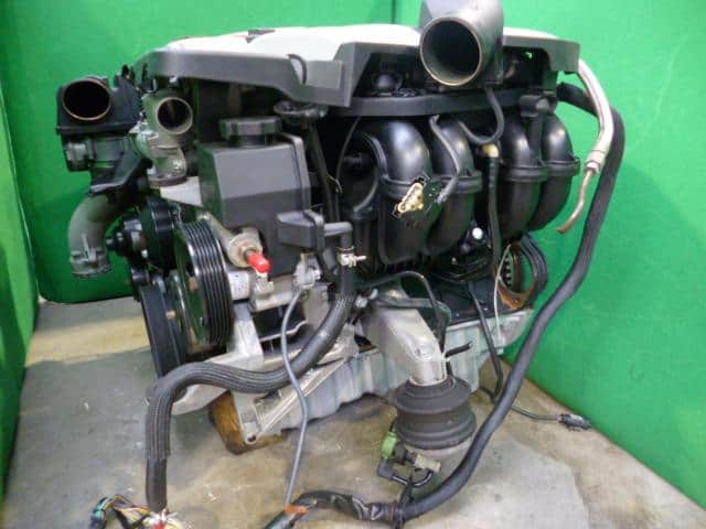 Used]111M20 Engine MERCEDES-BENZ Benz c class GF-203745 - BE 