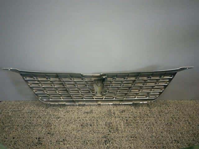 Used]Radiator Grille TOYOTA Premio 2003 UA-NZT240 531112B030 - BE