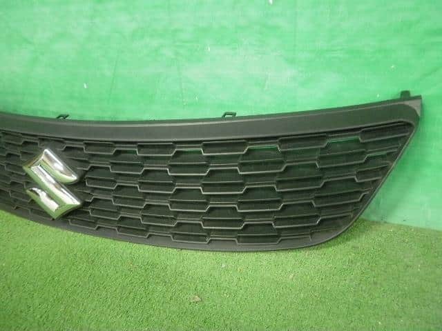 [Used]Radiator Grille SUZUKI Swift DBA-ZC72S 7174160P005PK - BE FORWARD ...