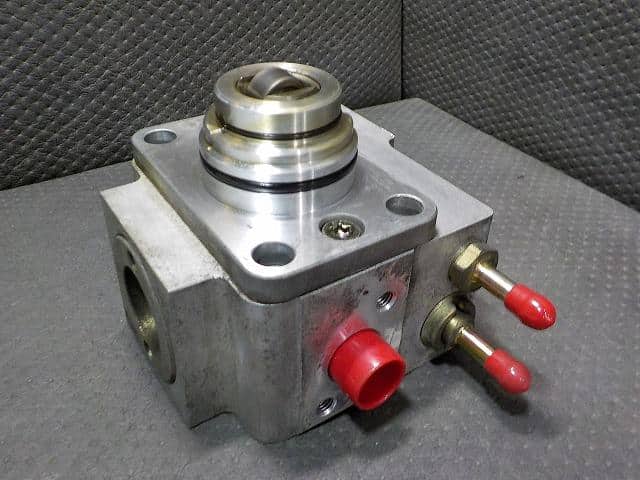 Used]Fuel Pump MITSUBISHI Mirage dingo 1999 GF-CQ2A MD362933