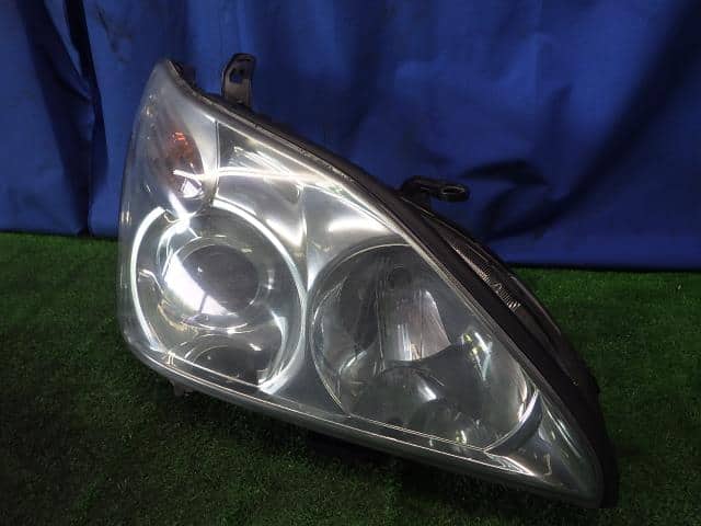 Used]Right Headlight TOYOTA Harrier 2006 CBA-ACU30 8111048180 - BE
