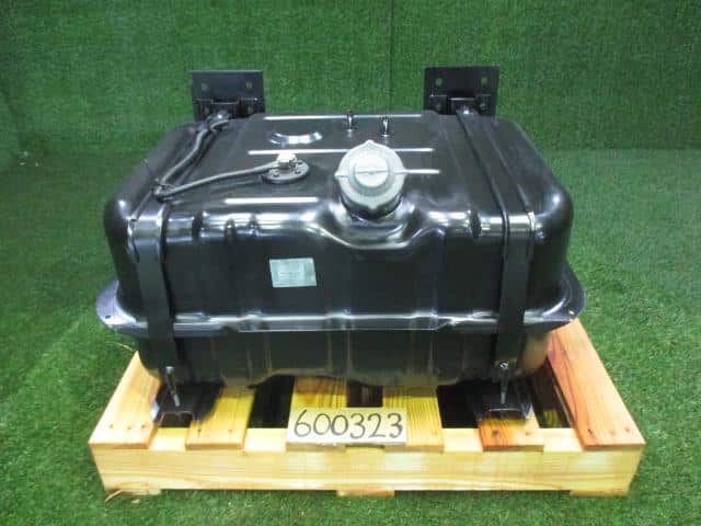 Used]Fuel Tank ISUZU Forward 2003 KK-NRR35G3 1224010611 - BE