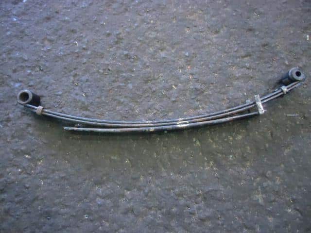 [Used]Rear Right Leaf Spring Assembly MITSUBISHI Canter 1998 KC-FE516BT ...