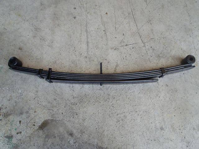 [Used]Rear Right Leaf Spring Assembly MITSUBISHI Canter 1987 P-FE305B ...