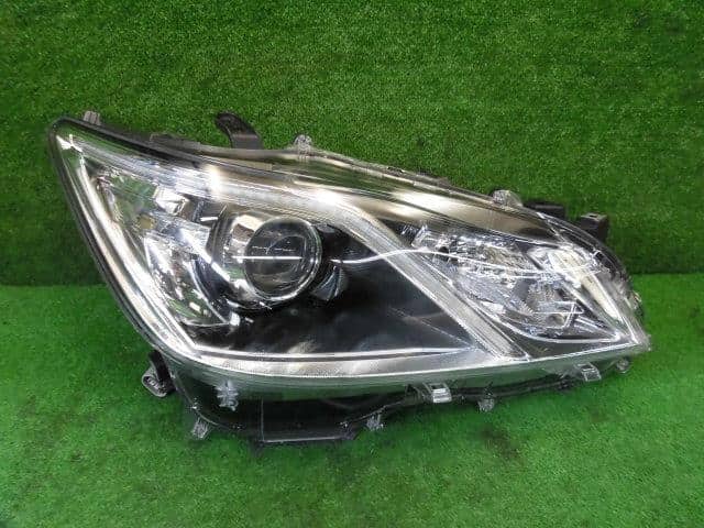 Used]Right Headlight TOYOTA Crown 2013 DAA-AWS210 8111030E50 - BE