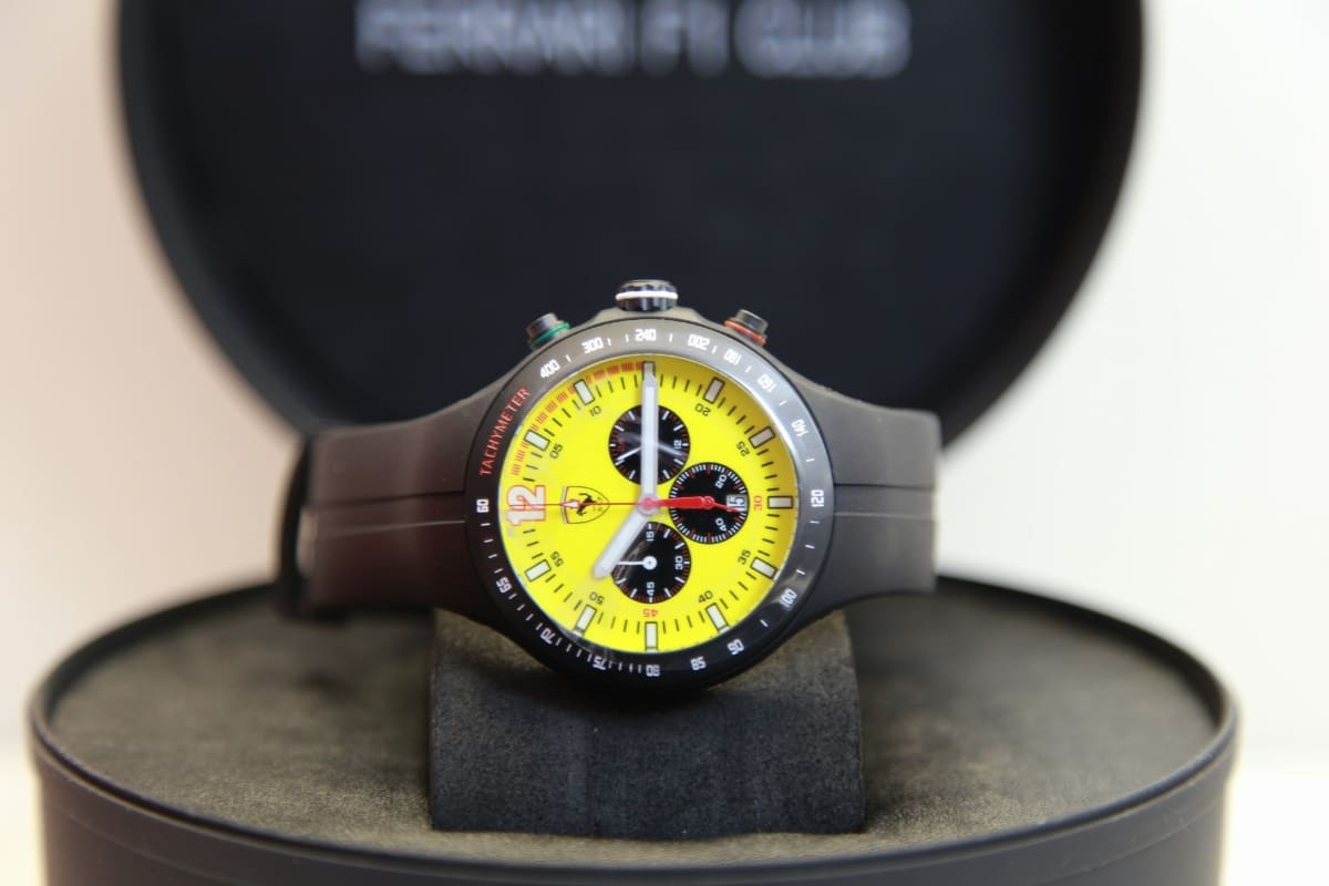 Used]Ferrari F1 Club Chronograph Watch Yellow Dial Rubber Belt