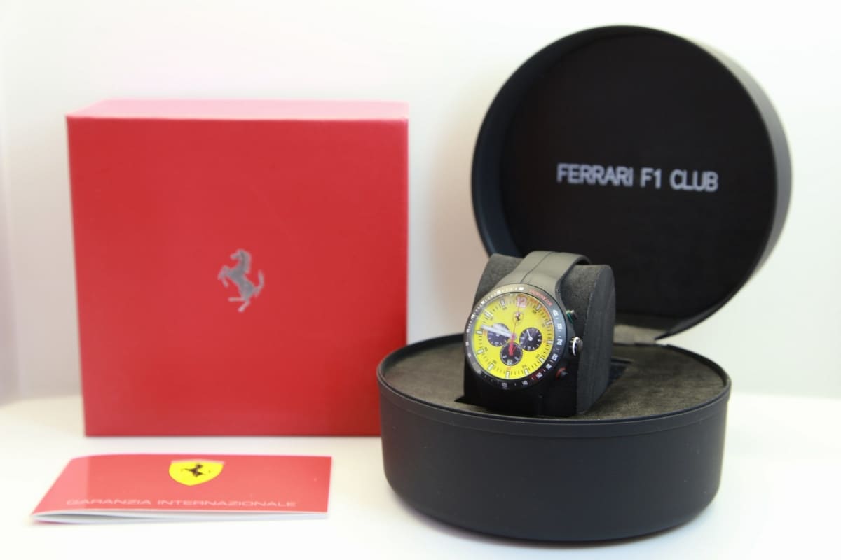 Used]Ferrari F1 Club Chronograph Watch Yellow Dial Rubber Belt