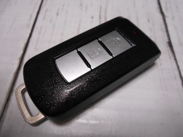 [Used]★Mitsubishi 2 button keyless smart key out lander /RVR et al ...