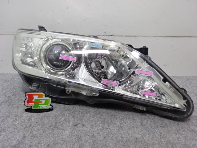 Used]Camry AVV50 right headlight / lamp xenon /HID KOITO 33-150