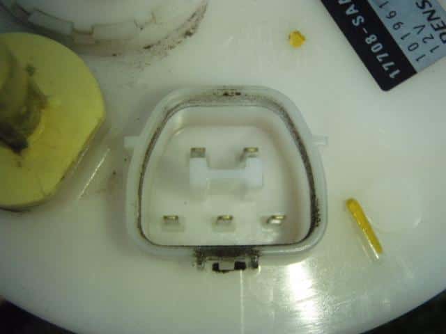 Used]Fuel Pump HONDA Mobilio Spike 2003 LA-GK1 17708SAA003 - BE