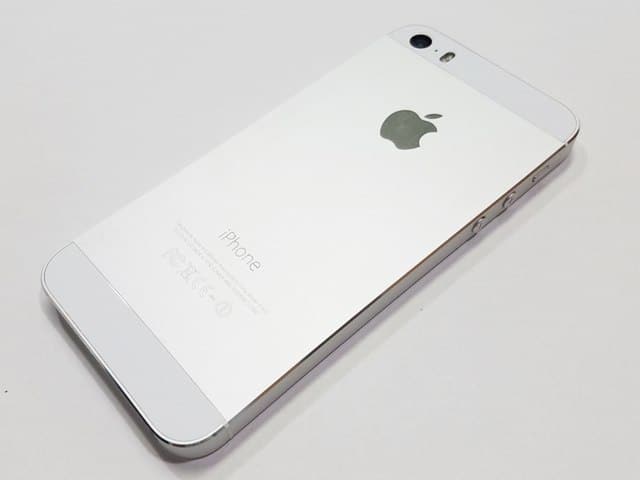 Apple iPhone5S 16GB（Used]Apple iPhone5s 16GB Silver 4inch Silver 