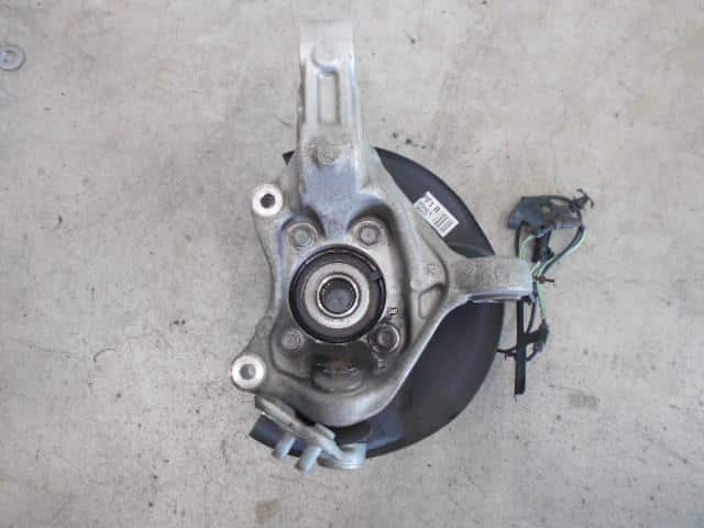 Used]prius ZVW30 right front knuckle ASSY [14847626] - BE