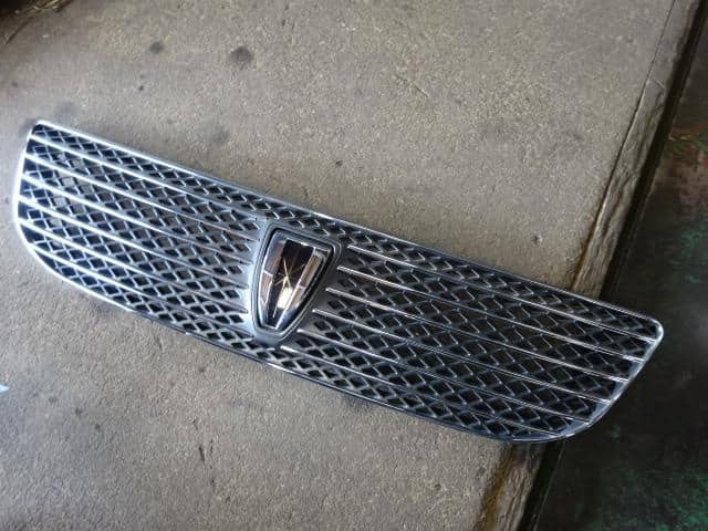 Used]Mark II JZX110 front grill [14363449] - BE FORWARD Auto Parts