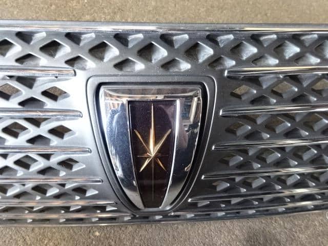 Used]Mark II JZX110 front grill [14363449] - BE FORWARD Auto Parts