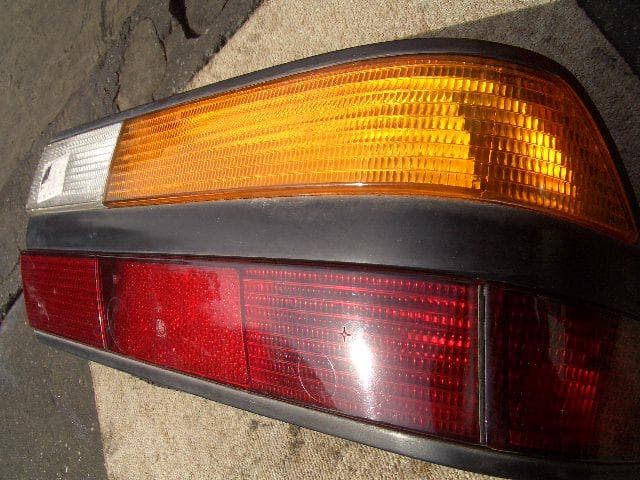 Used]BMW E28 5 Series 535 right tail lamp [8158238] - BE FORWARD