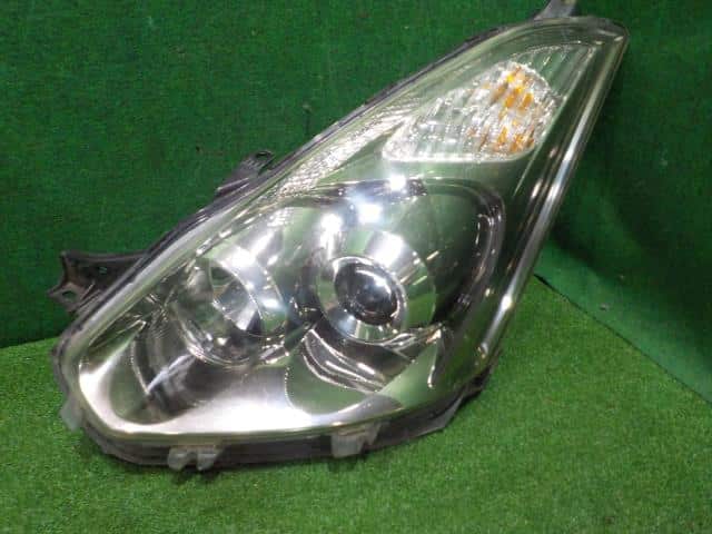 Used]Wish ZNE10G Left Headlight [14820867] - BE FORWARD Auto