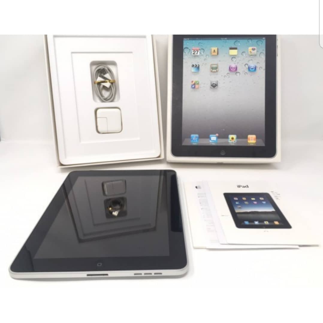 Softbank iPad2 Wi-Fi+3G 16GB ホワイト MC982J/A 判定〇 動作良好 カバーケース付属／BY0822-8751 iPad2 16GB 3G+WIFI Softbank iPad2 16GB Wi-Fi+3G ソフトバンク A1396