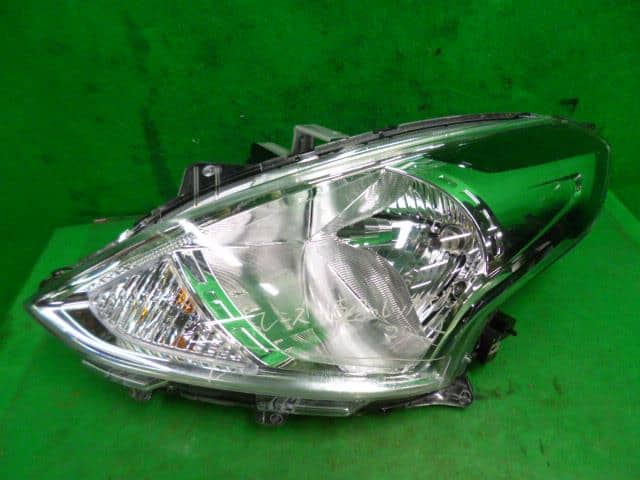 Used]Left Headlight NISSAN Latio 2016 DBA-N17 260607W81A - BE