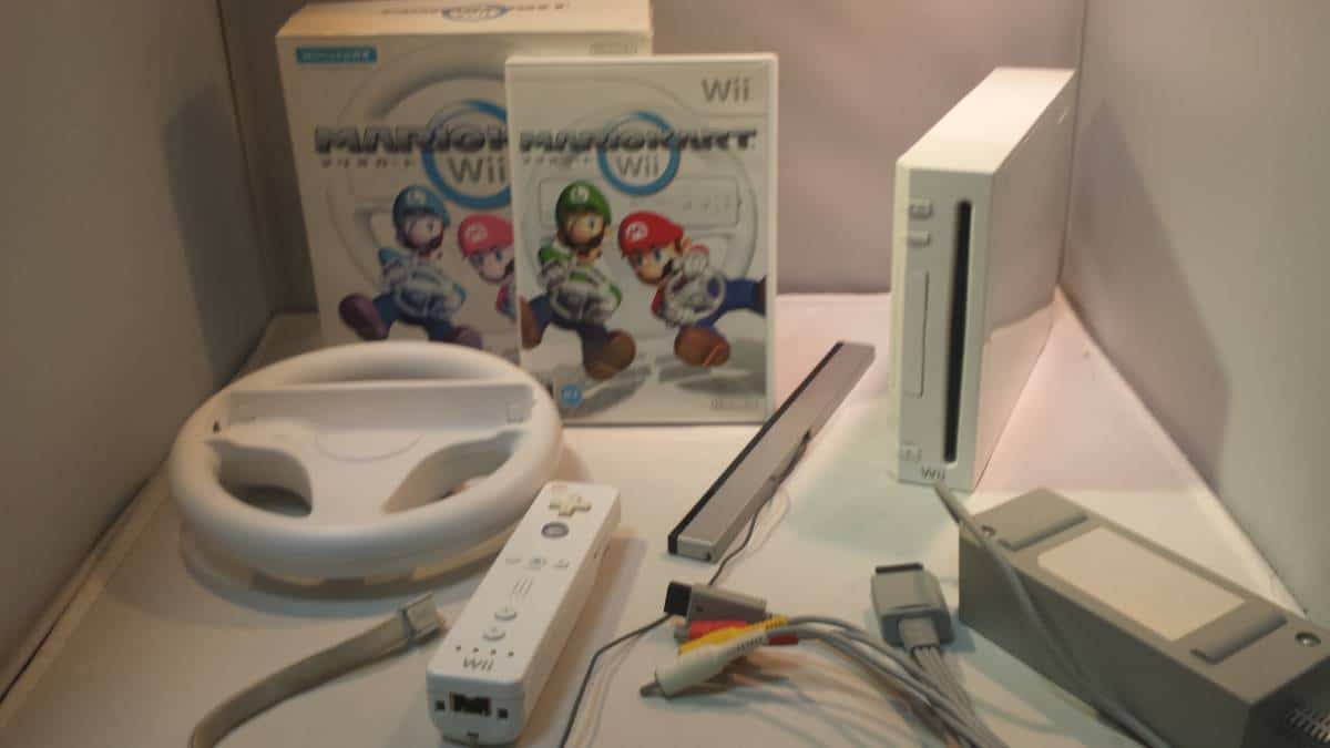 Used]◇ version - 4.3J belonging to Wii WHITE Mario cart Wii  settohandorukontorora - BE FORWARD Store