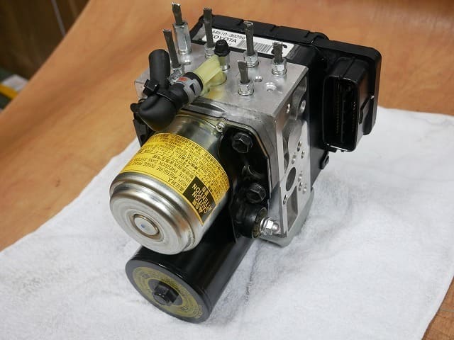 Used]◎27765 ☆AHR20 ESTIMA hybrid ☆ ABS actuator ABS modulator