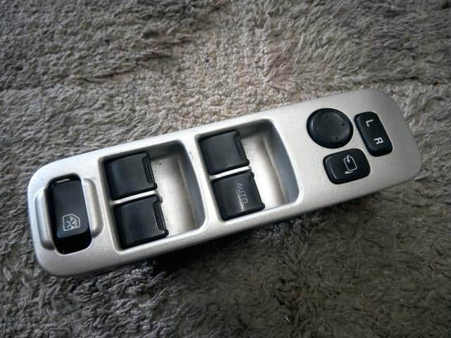 Used]Power Window Switch SUZUKI Every 2008 ABA-DA64W - BE FORWARD