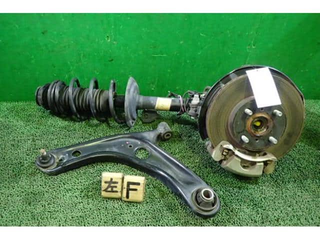売り切り DBA-NZE161 カローラアクシオ NZE164 12-583 左テールランプ