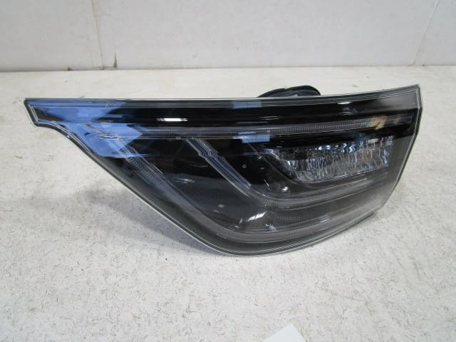 Used]Toyota Harrier ZSU60/ZSU65 Genuine Right TRUNK Tail Light