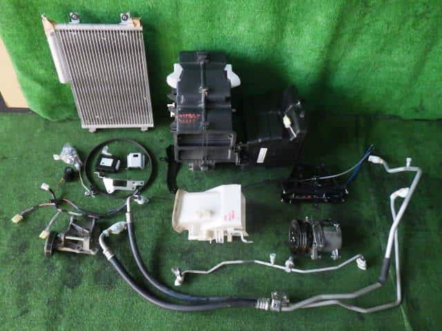 Used]Air Conditioner Assembly SUZUKI Carry 2011 EBD-DA63T - BE