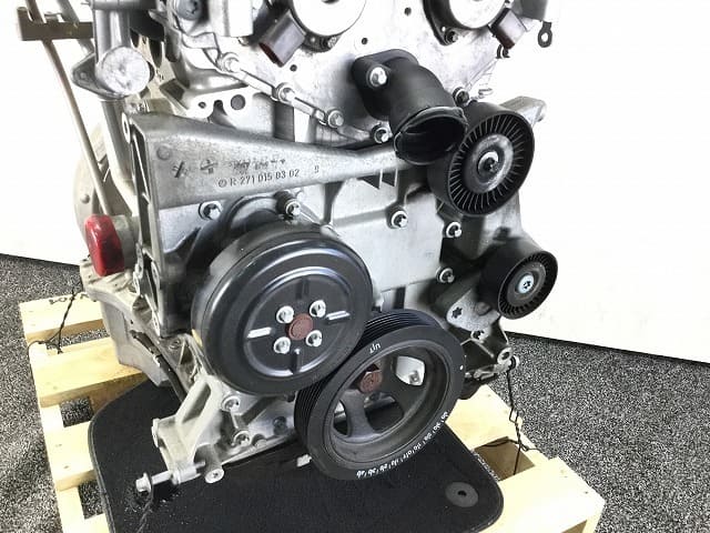 MB064 W204 C200 コンプレッサー AV 前期 電動 右 フロントシート 運転席 ◆ ハーフレザー 黒革/グレー ▲シミあり ◎★即決★ MB064 W204 C200 コンプレッサー AV 前期 右フロント フェンダー