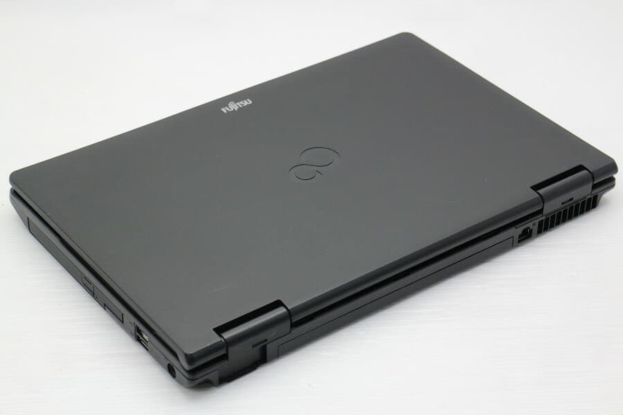 Used]FUJITSU LIFEBOOK A561/C Core i5 2520M 2.5GHz/4GB/120GB