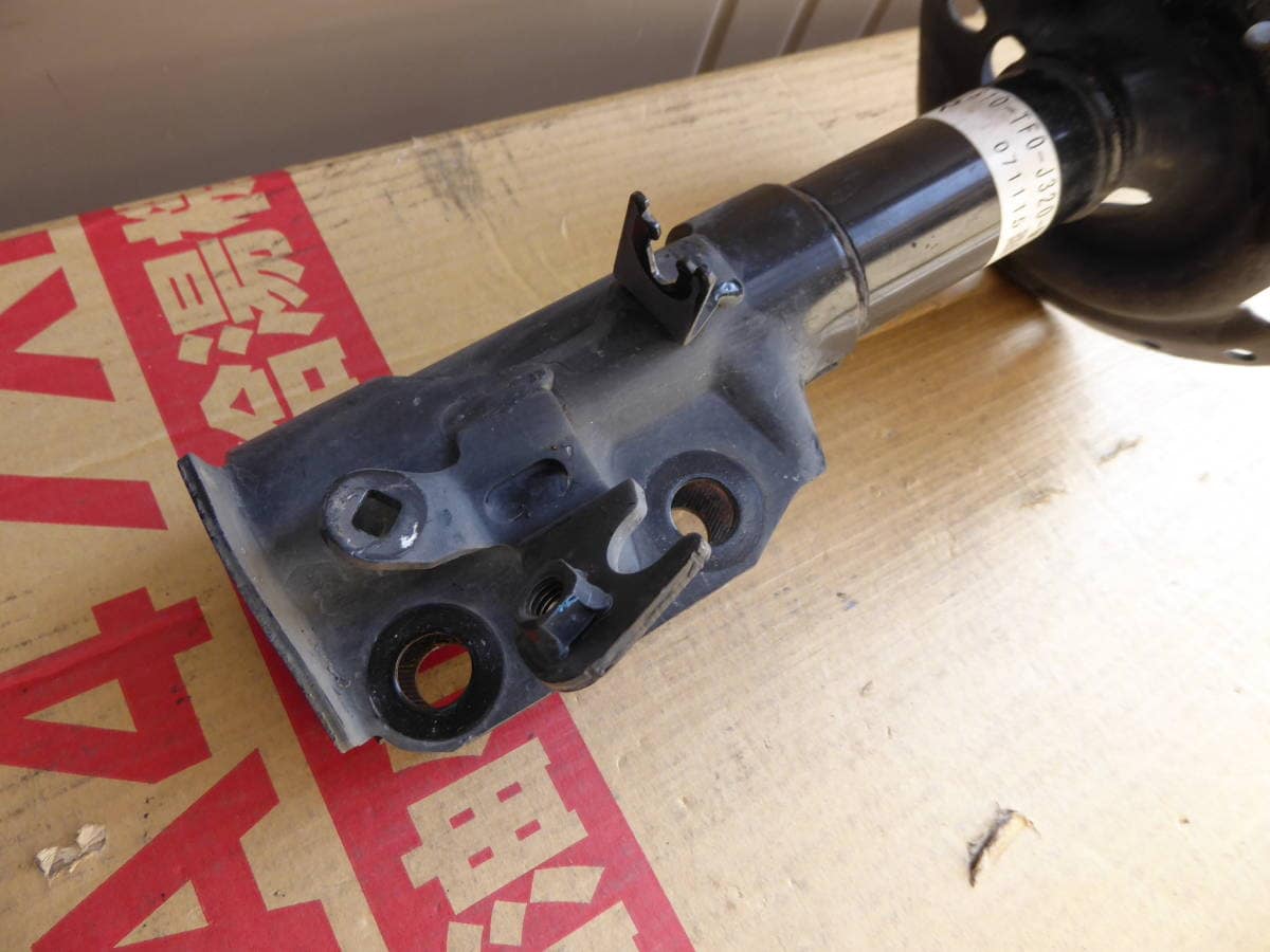 T*e様 ホンダ　フィット GE6 サスペンション 51610-TF0-J230 Amazon | SHOWA TUNING サスペンションキット【SPORT】 ホンダ