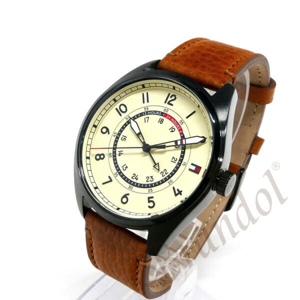 New tomihirufiga TOMMY HILFIGER men watch 44mm ivory X brown 1791372