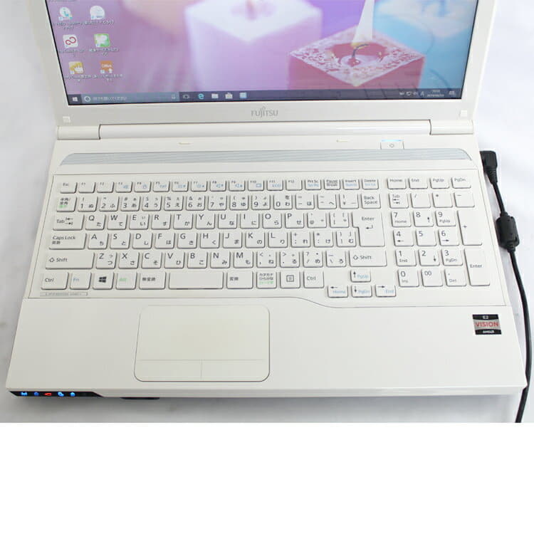 Used]Fujitsu FUJITSU FMV LIFEBOOK AH40/J FMVA40JWJ [AMD E2-1800 