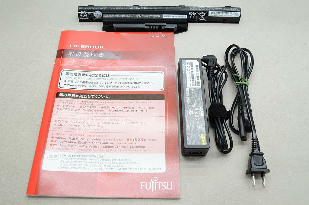 Used]Fujitsu LIFEBOOK SH SH75/B3 FMVS75B3W Urban white - BE