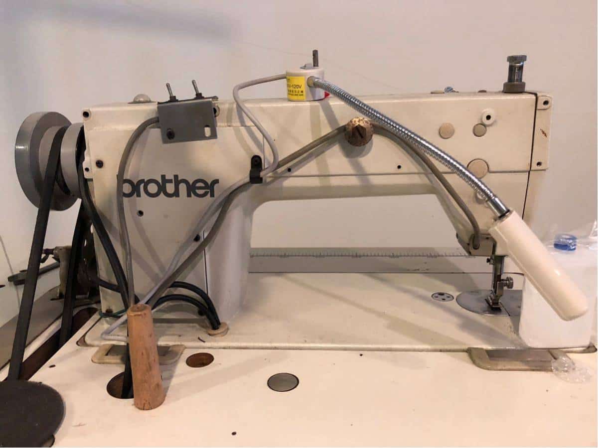Used]BROTHER DB2-B737-315 MarkII Thread trimming sewing machine