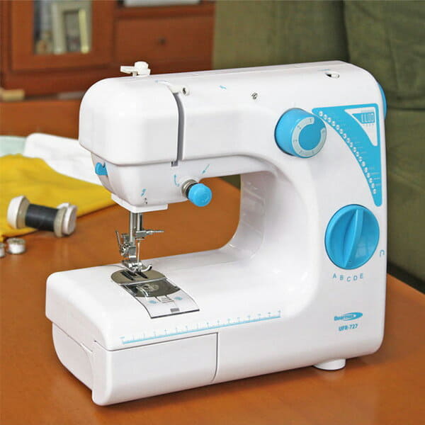 [New]I see kumazakieimupotaburumishin UFR727 white blue sewing machine